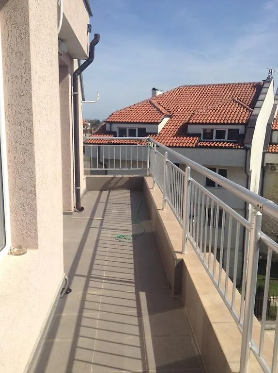 Dimitrov Apartments 布尔加斯