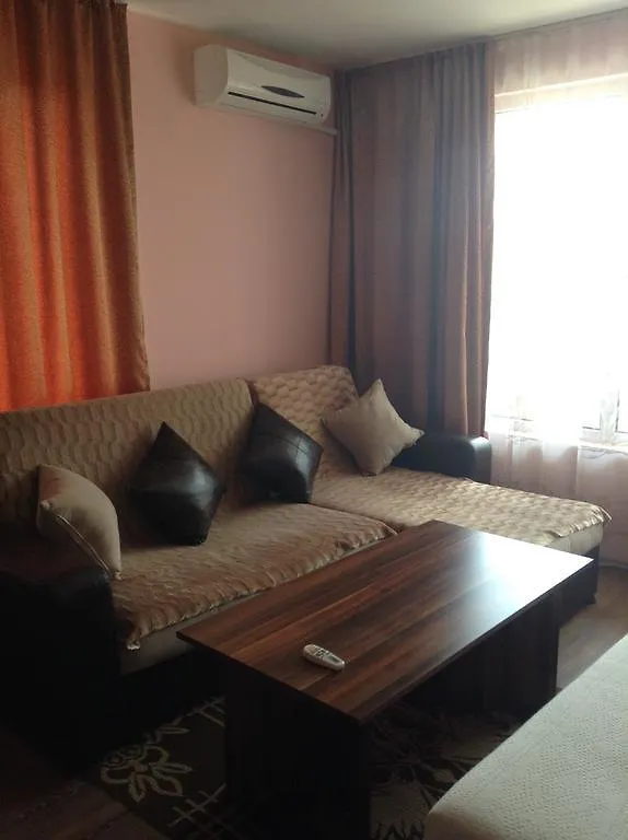 Dimitrov Apartments 布尔加斯